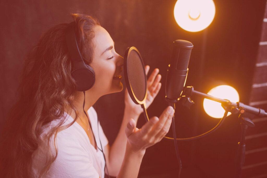 How to Keep Your Vocal Cords Happy & Healthy! | Elevate